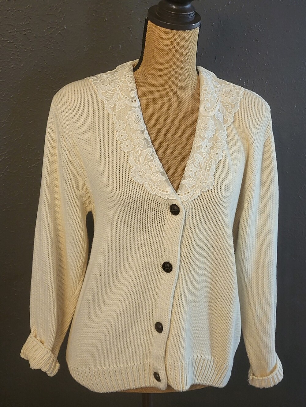 Chaus Vintage 80s Ivory Chunky Knit Cardigan Lace Collar Medium